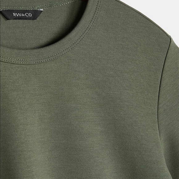 2/$20 RW&CO Milano Boxy Crop Tee XXS - Picture 4 of 4